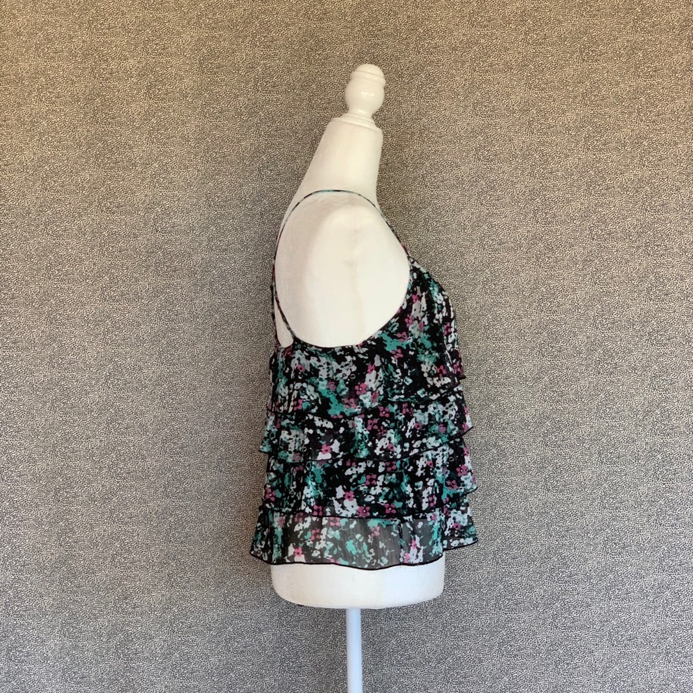 ✨💫Dark Floral Layered Ruffle Top💫✨ - Picture 2 of 3